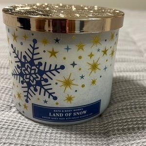 Bath & Body Works candle